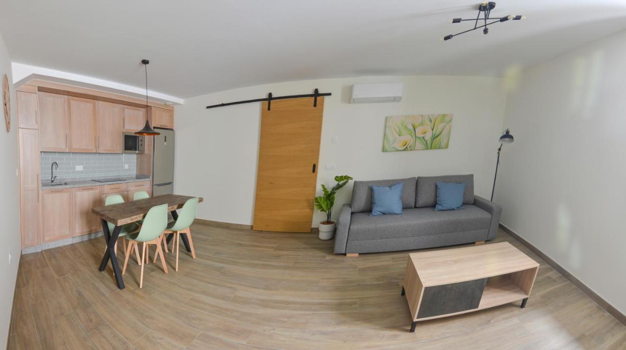 Apartamentos Turisticos Hornillo Caces エクステリア 写真